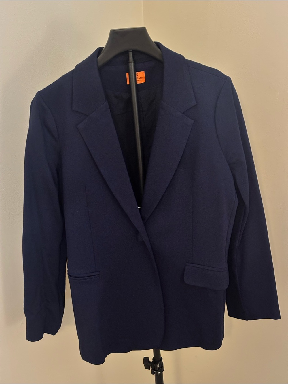 Tailored Women's Navy Single-Button Blazer